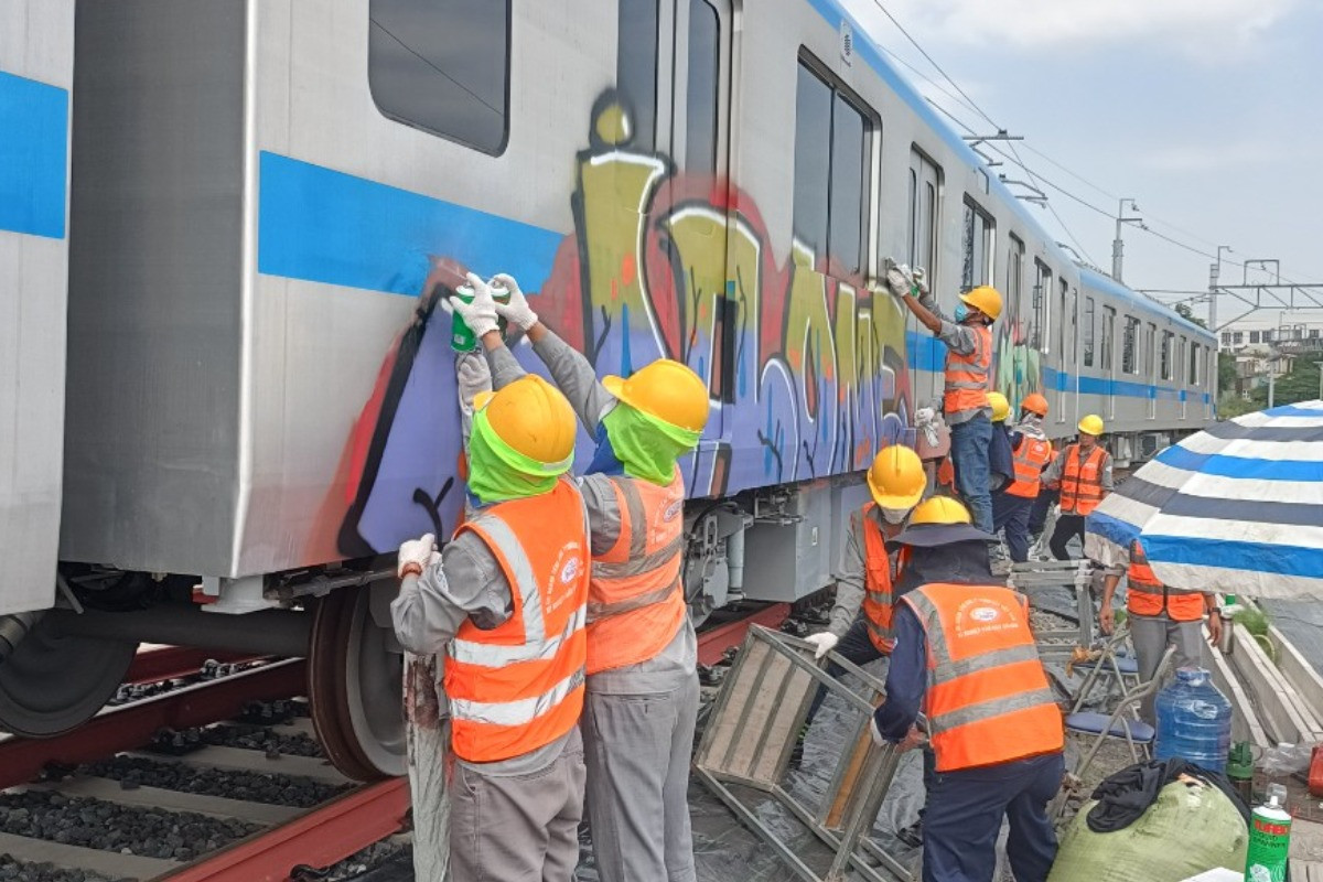 Vì sao tàu metro số 1 dễ dàng bị vẽ bậy mà không ai phát hiện?