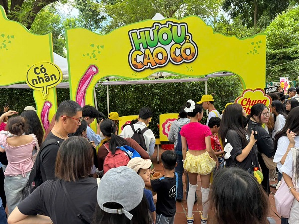 Chupa Chups- Mang thế giới cổ tích tới trẻ em